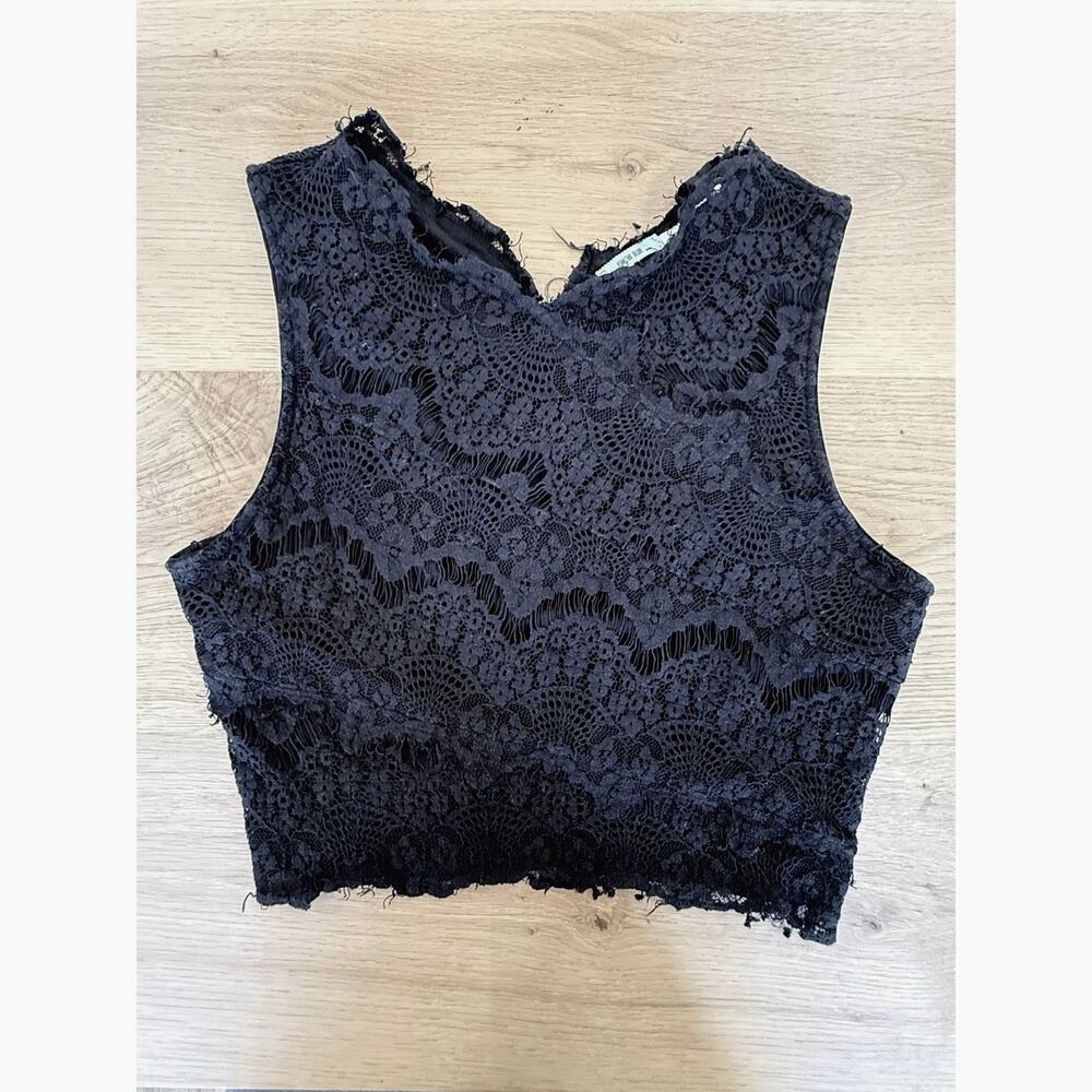 ⁠Kimchi Blue Urban Outfitters Black Floral Lace High Neck Crop Top Sleeveless M⁠